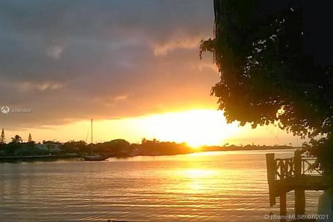 600 88th St, Surfside, FL 33154 photo 7