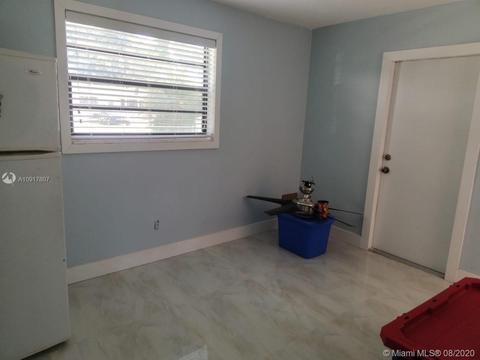21 E 52nd Pl, Hialeah, FL 33013 photo 13