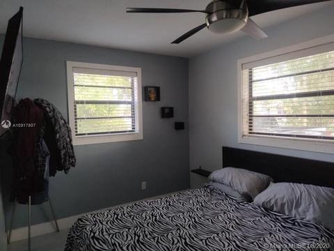 21 E 52nd Pl, Hialeah, FL 33013 photo 5