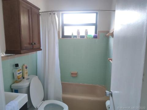 21 E 52nd Pl, Hialeah, FL 33013 photo 14