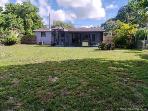 21 E 52nd Pl, Hialeah, FL 33013 photo 2