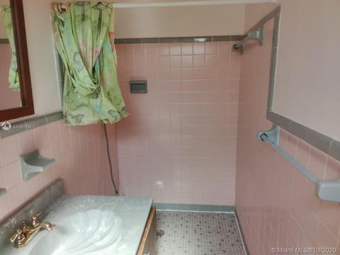 21 E 52nd Pl, Hialeah, FL 33013 photo 10
