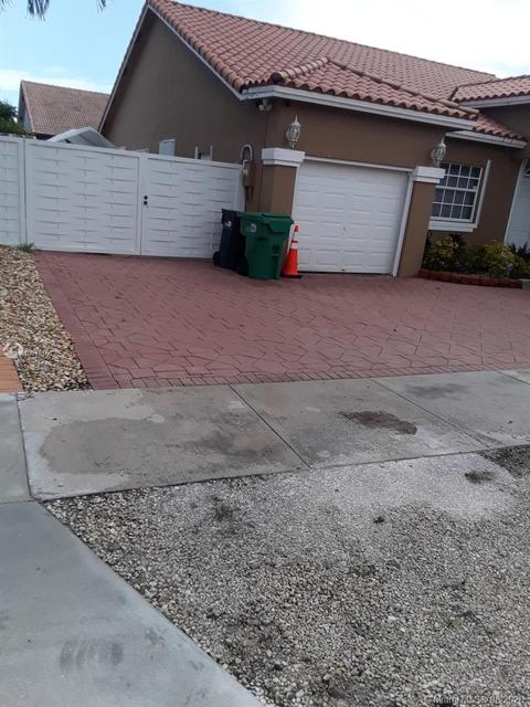 8962 NW 148th St, Miami Lakes, FL 33018 photo 3