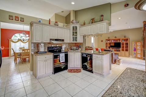 8533 NW 164th St, Miami Lakes, FL 33016 photo 14