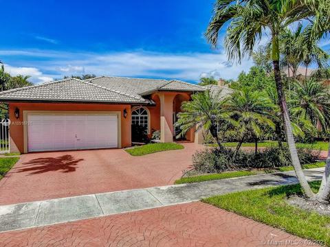 8533 NW 164th St, Miami Lakes, FL 33016 photo 2