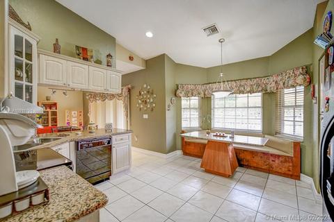 8533 NW 164th St, Miami Lakes, FL 33016 photo 13