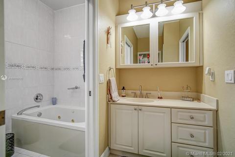 8533 NW 164th St, Miami Lakes, FL 33016 photo 33