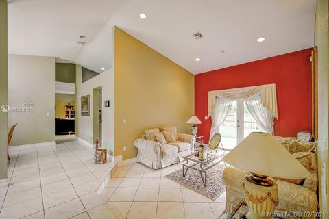 8533 NW 164th St, Miami Lakes, FL 33016 photo 9