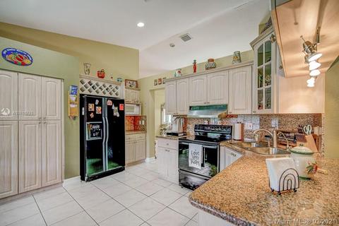8533 NW 164th St, Miami Lakes, FL 33016 photo 15