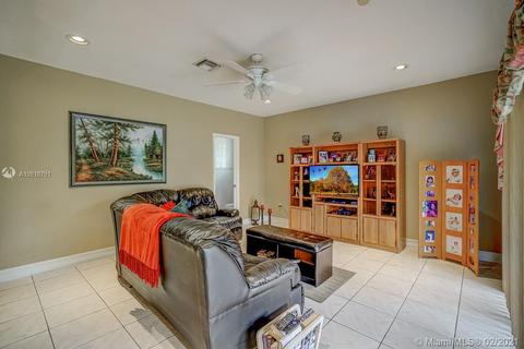 8533 NW 164th St, Miami Lakes, FL 33016 photo 16