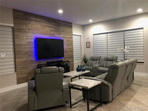 3214 W 96th Pl, Hialeah, FL 33018 photo 6