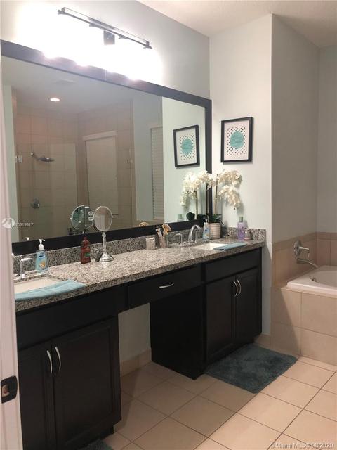 3214 W 96th Pl, Hialeah, FL 33018 photo 13