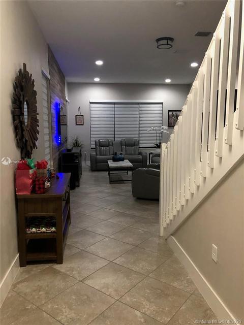 3214 W 96th Pl, Hialeah, FL 33018 photo 4