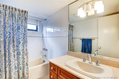 135 Enid Dr #18, Key Biscayne, FL 33149 photo 12