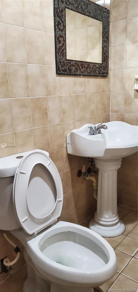 642 E 18th St, Hialeah, FL 33013 photo 8