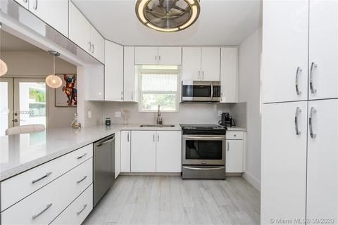 9532 Abbott Ave, Surfside, FL 33154 photo 17