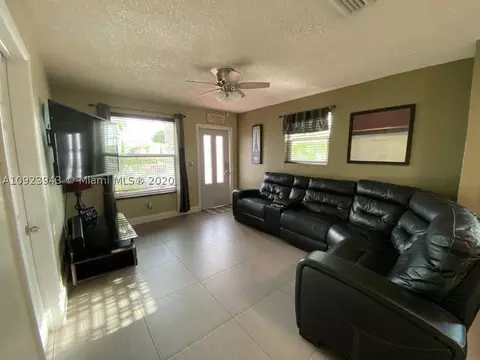 727 E 41st St, Hialeah, FL 33013 photo 2