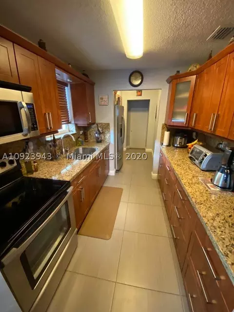 727 E 41st St, Hialeah, FL 33013 photo 5