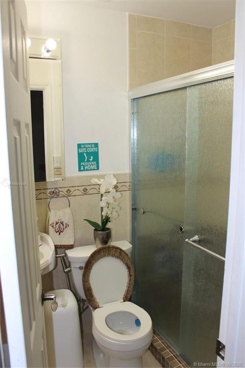 911 E 52nd St, Hialeah, FL 33013 photo 17