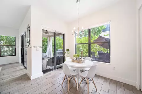 3277 W 97th St, Hialeah, FL 33018 photo 6