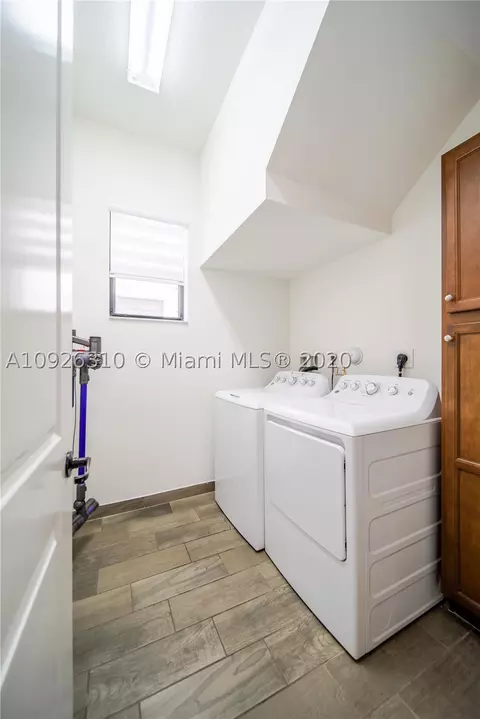 3277 W 97th St, Hialeah, FL 33018 photo 13