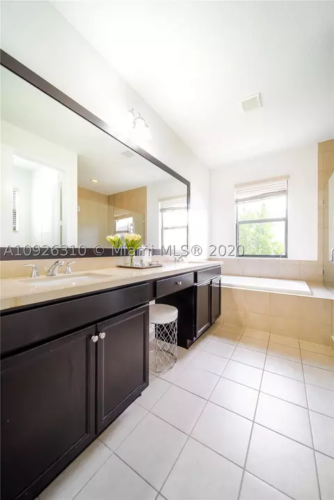 3277 W 97th St, Hialeah, FL 33018 photo 21