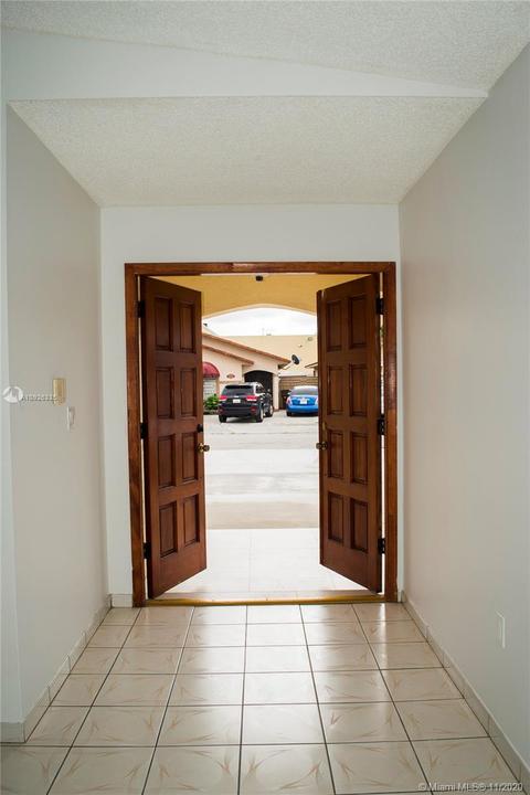 3155 W 77th Pl, Hialeah, FL 33018 photo 5
