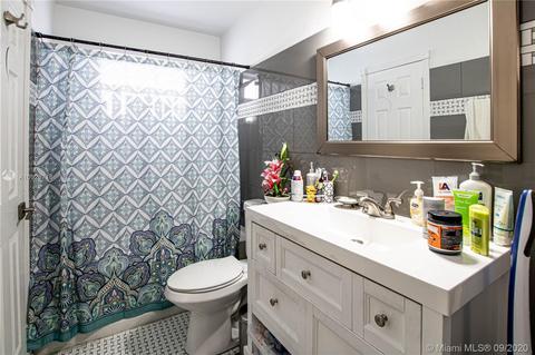 752 SE 8th Pl, Hialeah, FL 33010 photo 11