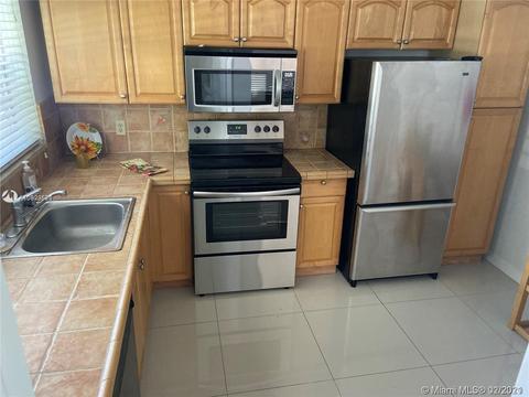 8926 Abbott Ave, Surfside, FL 33154 photo 10