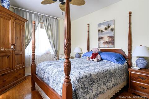 8927 Garland Ave, Surfside, FL 33154 photo 23