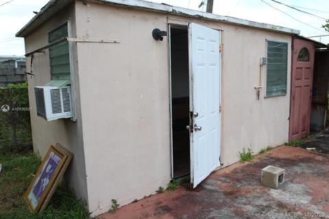 1010 E 6th Ct, Hialeah, FL 33010 photo 29