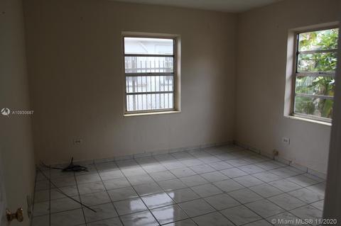 1010 E 6th Ct, Hialeah, FL 33010 photo 15
