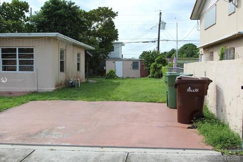 1010 E 6th Ct, Hialeah, FL 33010 photo 6