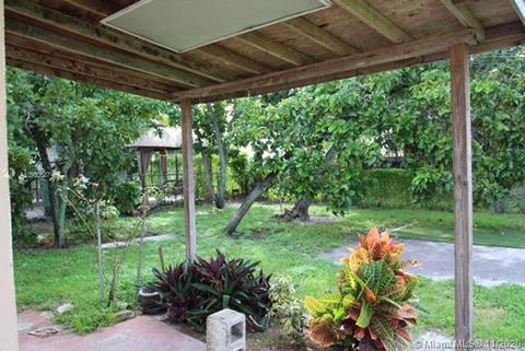 1010 E 6th Ct, Hialeah, FL 33010 photo 26