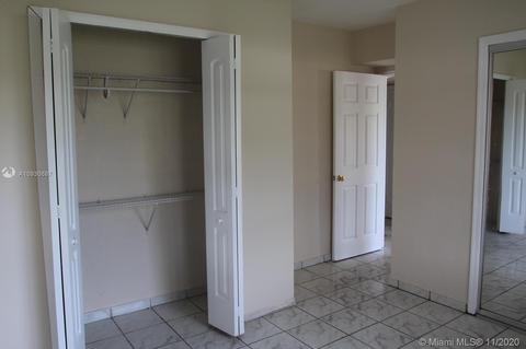 1010 E 6th Ct, Hialeah, FL 33010 photo 17