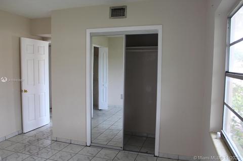 1010 E 6th Ct, Hialeah, FL 33010 photo 20