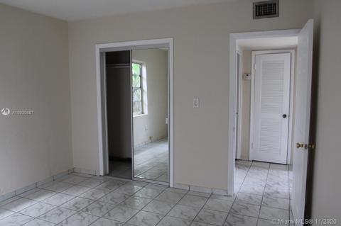 1010 E 6th Ct, Hialeah, FL 33010 photo 14