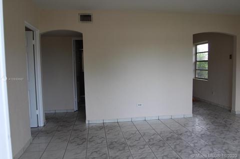 1010 E 6th Ct, Hialeah, FL 33010 photo 7