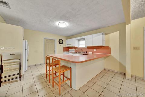 582 E 15th St, Hialeah, FL 33010 photo 14