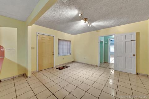 582 E 15th St, Hialeah, FL 33010 photo 12