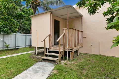 582 E 15th St, Hialeah, FL 33010 photo 17