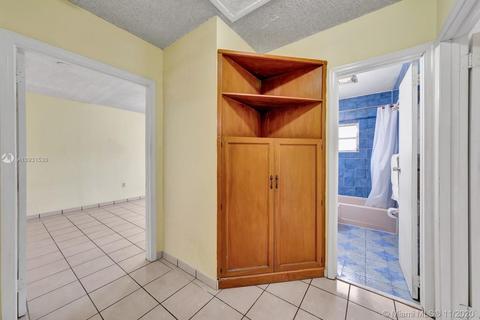 582 E 15th St, Hialeah, FL 33010 photo 11