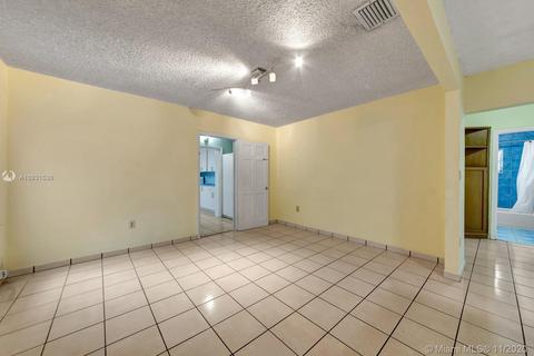 582 E 15th St, Hialeah, FL 33010 photo 15