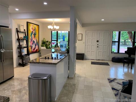 131 Harbor Dr, Key Biscayne, FL 33149 photo 4