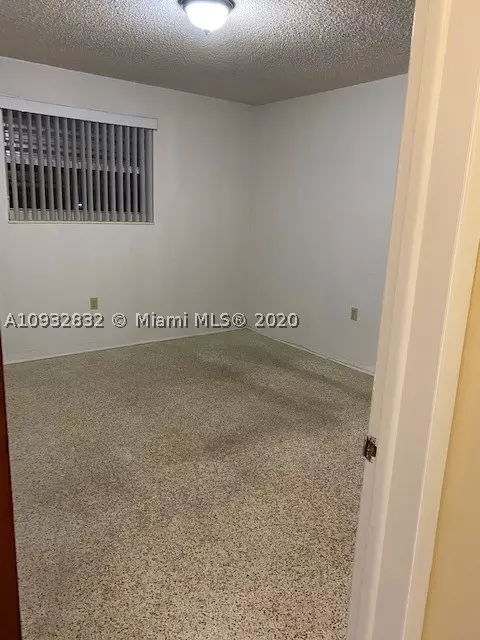 5195 E 4th Ave, Hialeah, FL 33013 photo 9
