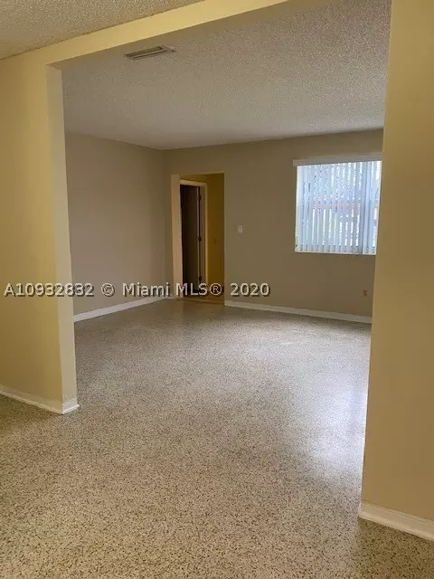 5195 E 4th Ave, Hialeah, FL 33013 photo 5