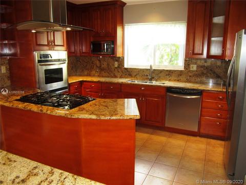 9140 Abbott Ave, Surfside, FL 33154 photo 10