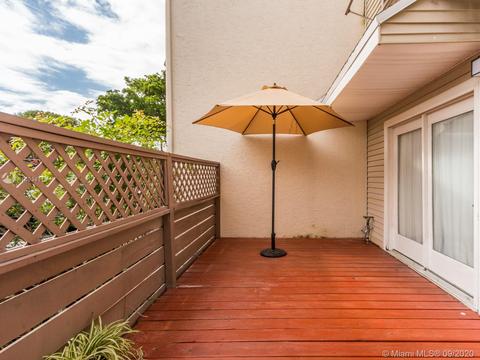 204 E Hemingway Cir, Margate, FL 33063 photo 3