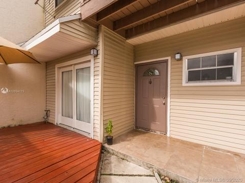 204 E Hemingway Cir, Margate, FL 33063 photo 2