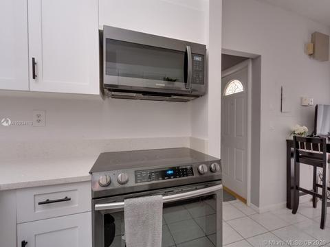 204 E Hemingway Cir, Margate, FL 33063 photo 12